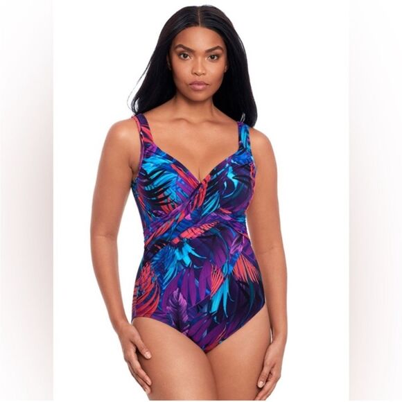 NWT MIRACLESUIT | Revele One Piece Swimsuit in Framboise Pink 16 - Picture 1 of 9